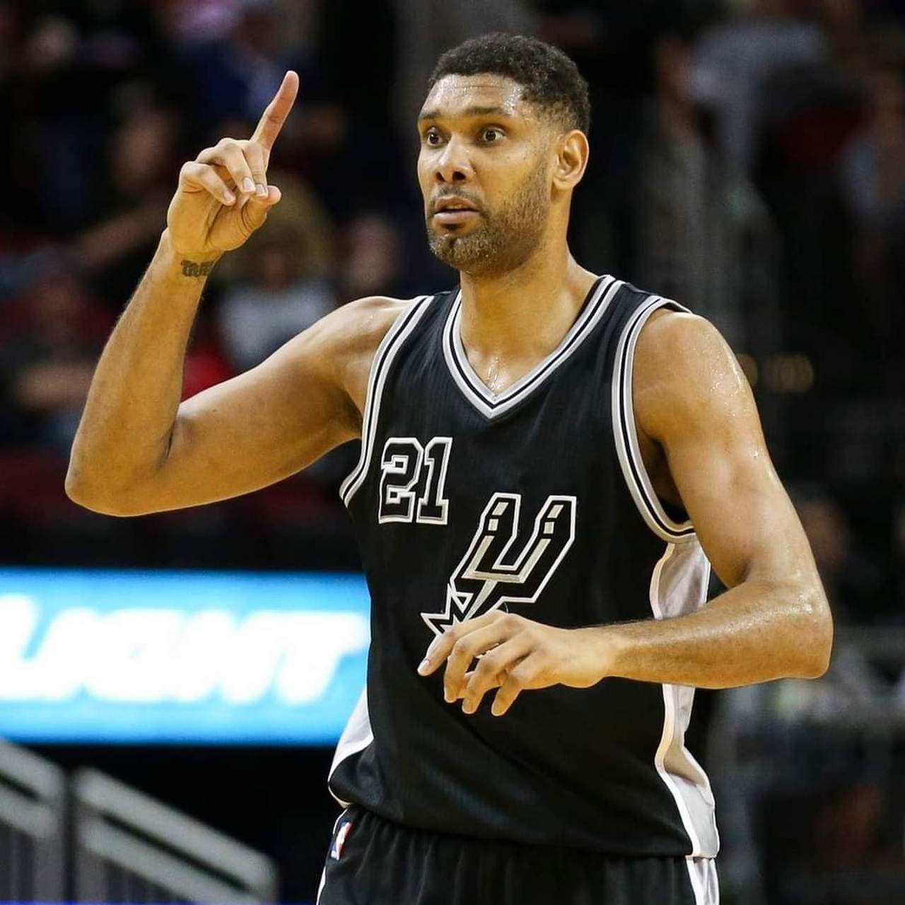 全市场报道哈列巴什维利：模板罗伯逊，皇萨与利物浦在关注他（全市场：哈列巴什维利被比作罗伯逊，皇马、巴萨与利物浦正关注他）