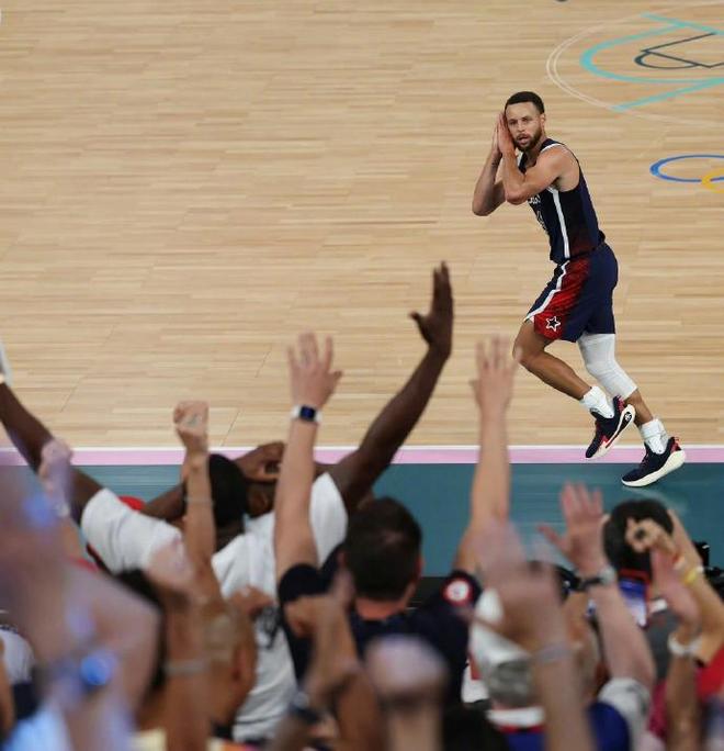 莱万：赛前准备中有很多地方没有做好；比赛场地简直像溜冰场（莱万直言：赛前准备问题不少，场地滑如溜冰场）